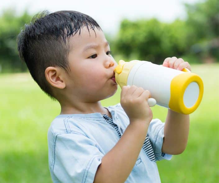 10 Ways to Keep Kids Hydrated This Summer