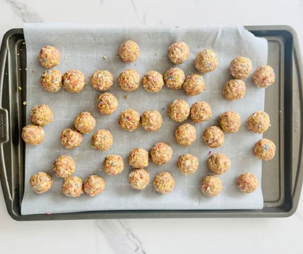 Storing protein balls