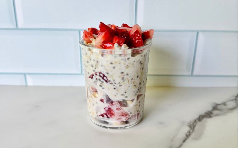 strawberries and cream overnight oats